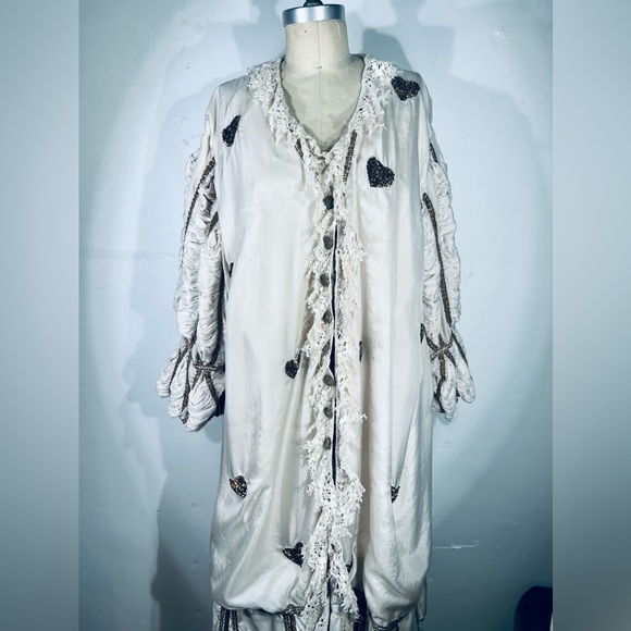 Magnolia Pearl Monique lined Silk Coat Applique Sequin Hearts. NWT O/S - Picture 1 of 12